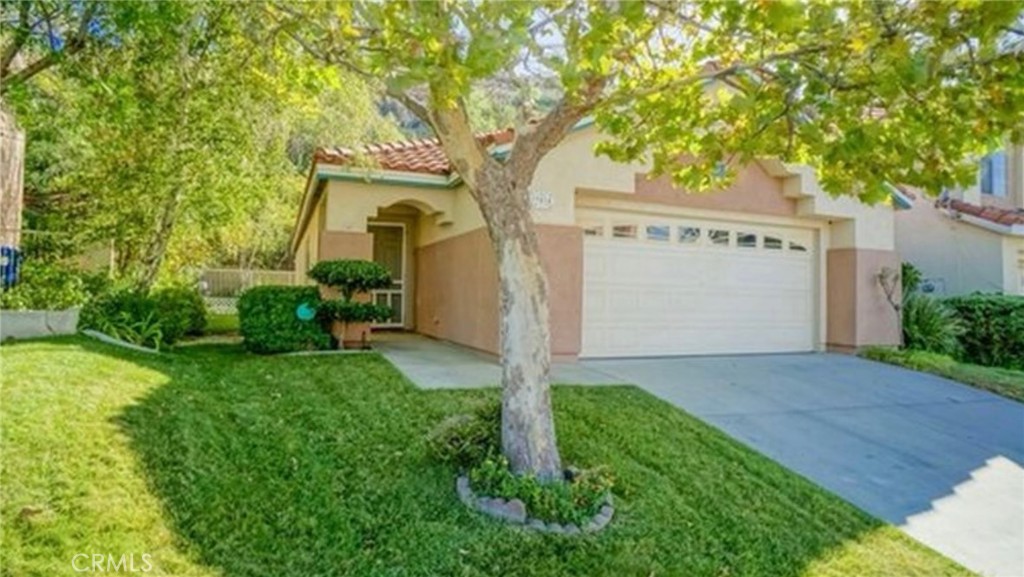 Location! Exclusive Gated Community, Not much for sale in this pocket, Vaulted ceilings, recessed lighting, and many other extras to mention see to appreciate.