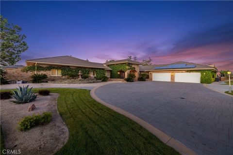 Photo of 40250 Maestro Ln, Palmdale, CA 93551 (MLS # SR26089430)