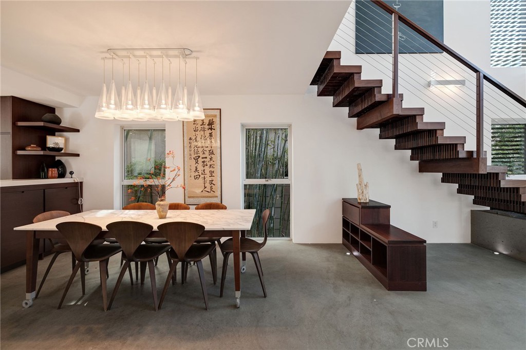 Properties 3 27 Driftwood Street