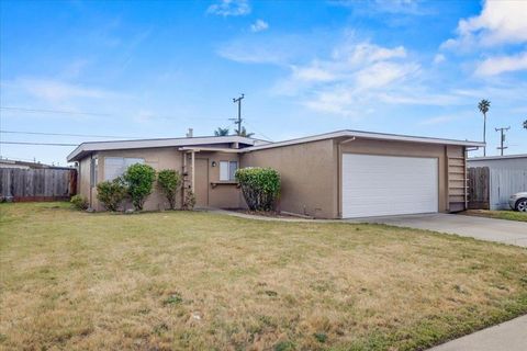 Photo of 1448 Modoc Avenue, Salinas, CA 93906 (MLS # ML82043049)