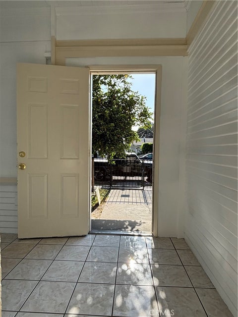 Photo of 6526 Estrella AVE, Los Angeles, CA 90044 (MLS # RS26184182)