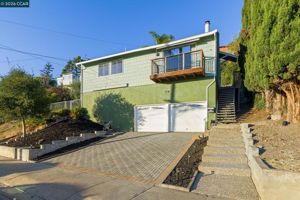 17112 Los Banos St