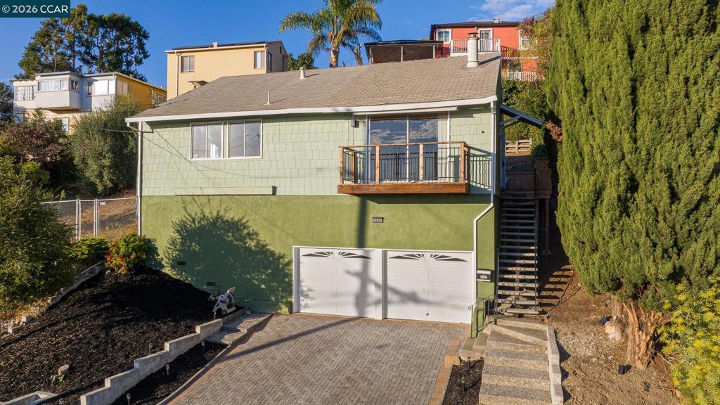 17112 Los Banos St