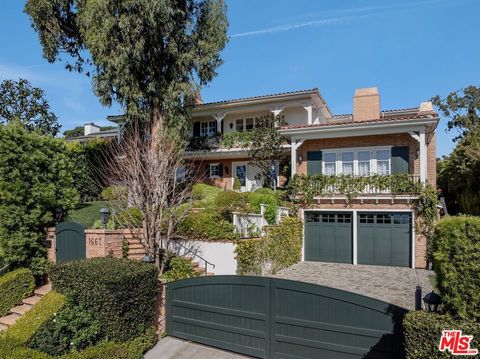 Photo of 1667 Amalfi Drive, Pacific Palisades, CA 90272 (MLS # 26656343)