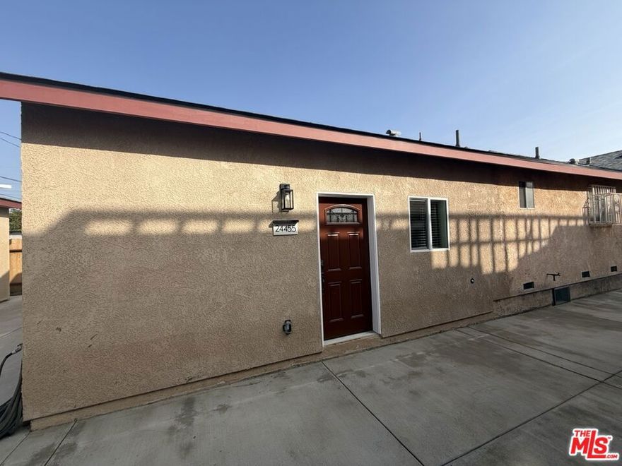 Enjoy this newly constructed, modern 1-bedroom, 1-bath ADU in a vibrant and rapidly growing area of Los Angeles. This wonderfully designed home features new kitchen cabinets and quartz counter tops, new appliances, recessed lighting with 9-foot ceilings, and a bright, open layout. Situated just minutes from Dodger Stadium, Frogtown's dining and arts scene, and steps from the LA River Bike Path, this property offers easy access to outdoor recreation, major freeways, and some of Northeast LA's most desirable neighborhoods. Start experiencing life in this new, high-quality home.