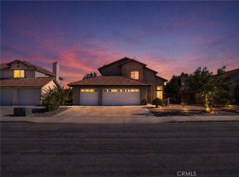 Photo of 4350 Brookside Dr, Hemet, CA 92545 (MLS # DW26092100)