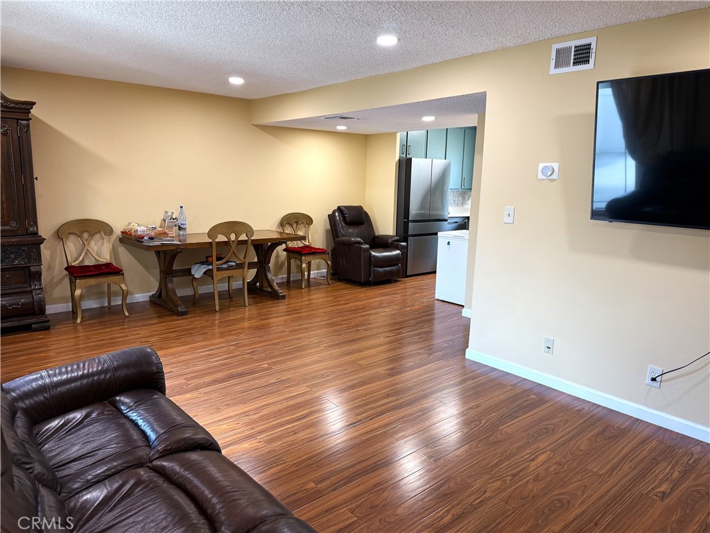 6629 Wilbur Avenue 22