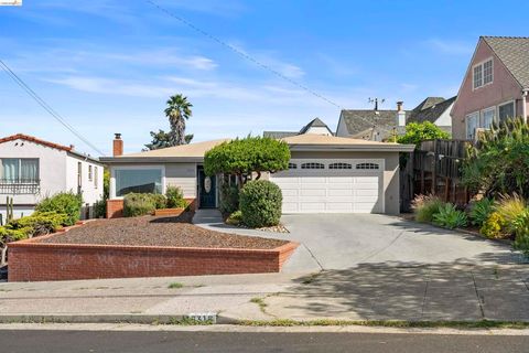 Photo of 5315 Macdonald Ave Ave, El Cerrito, CA 94530 (MLS # 41130122)