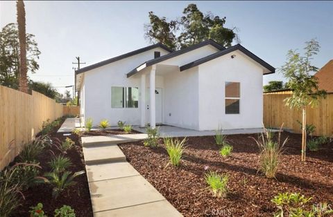 Photo of 310 Ohio Drive #B, Bakersfield, CA 93307 (MLS # DW26065157)