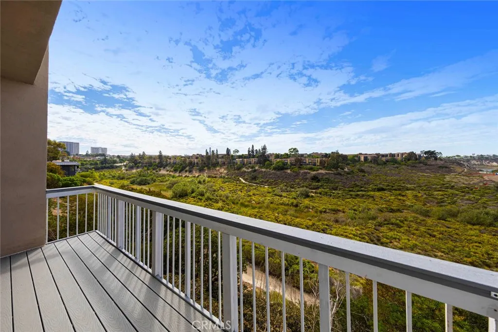 Newport Beach, California 92660, United States, 2 Bedrooms Bedrooms, ,2 BathroomsBathrooms,Residential,Active,219500