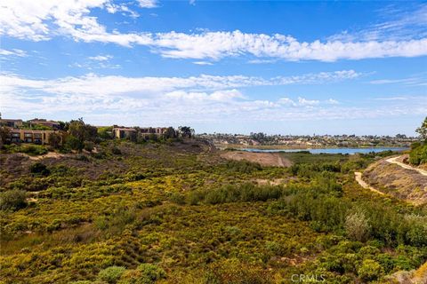 Photo of 757 Domingo Drive #F, Newport Beach, CA 92660 (MLS # NP25227645) Photo of 757 Domingo Drive #F, Newport Beach, CA 92660 (MLS # NP25227645)