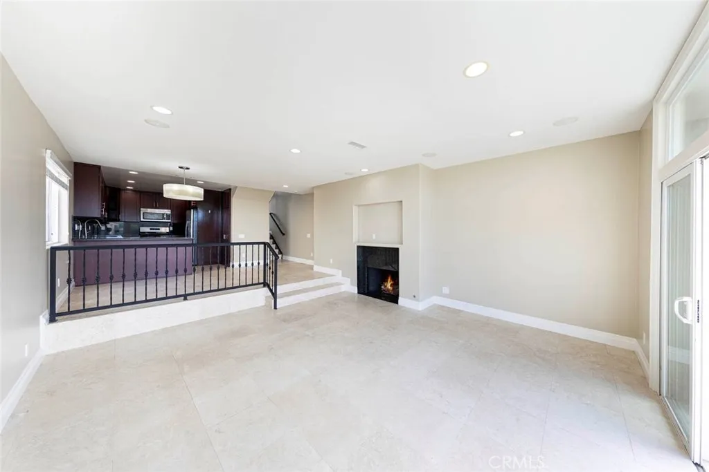 Newport Beach, California 92660, United States, 2 Bedrooms Bedrooms, ,2 BathroomsBathrooms,Residential,Active,219500