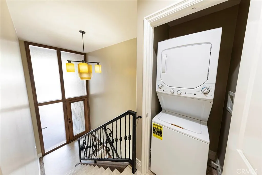 Newport Beach, California 92660, United States, 2 Bedrooms Bedrooms, ,2 BathroomsBathrooms,Residential,Active,219500