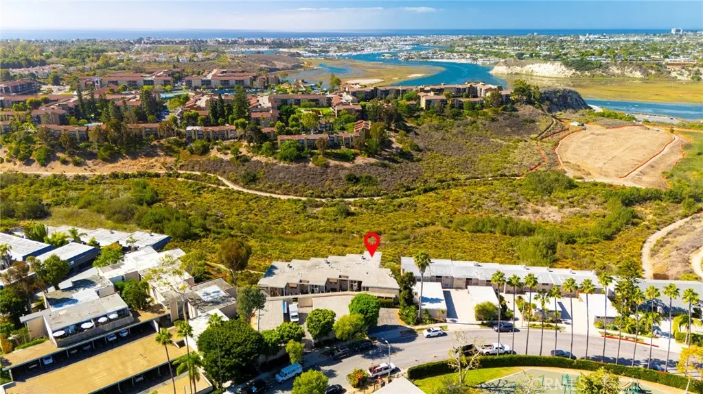 Newport Beach, California 92660, United States, 2 Bedrooms Bedrooms, ,2 BathroomsBathrooms,Residential,Active,219500