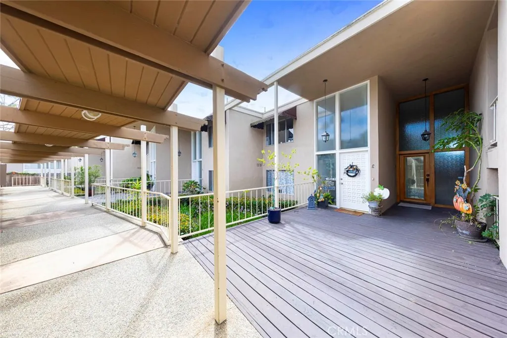 Newport Beach, California 92660, United States, 2 Bedrooms Bedrooms, ,2 BathroomsBathrooms,Residential,Active,219500