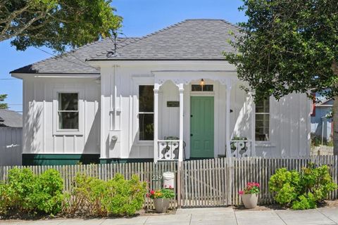 Photo of 219 Willow Street, Pacific Grove, CA 93950 (MLS # ML82050039)