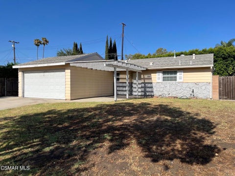 Photo of 2040 Clover Street, Simi Valley, CA 93065 (MLS # 226003458)
