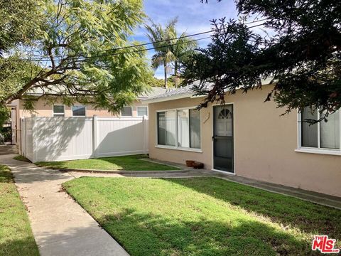 Photo of 1856 9th Street #A, Santa Monica, CA 90404 (MLS # 26656071)