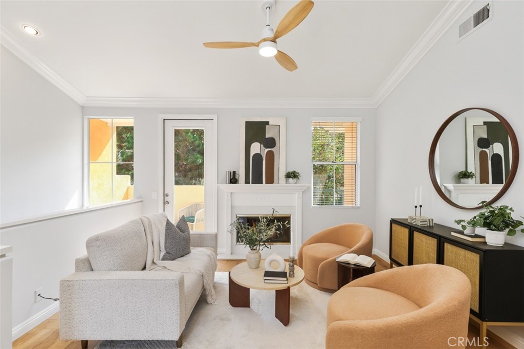 802 Marinella Aisle