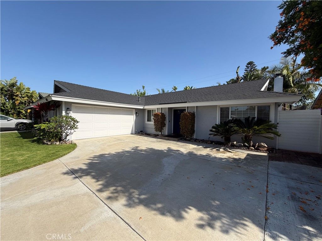 Photo of 6552 Corrine Cir, Huntington Beach, CA 92647 (MLS # OC26083043)