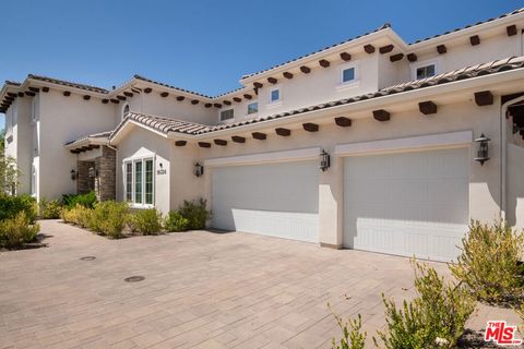 Photo of 18326 Columbus Circle, Tarzana, CA 91356 (MLS # 25622099)