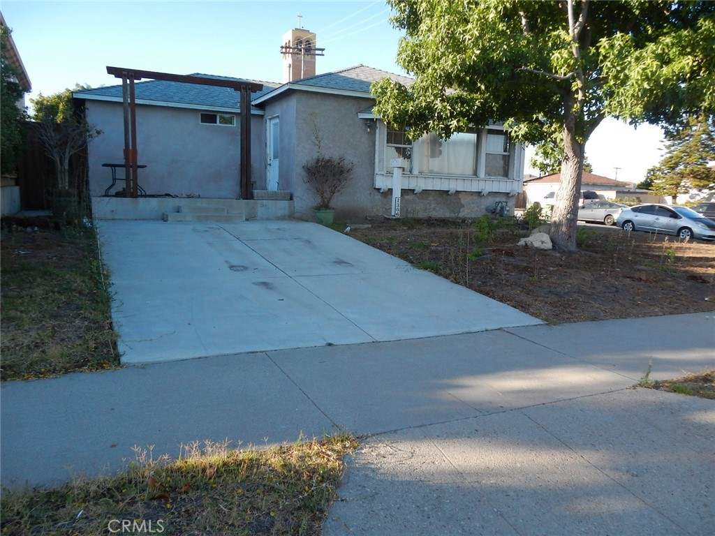 1306 W 1st Street
