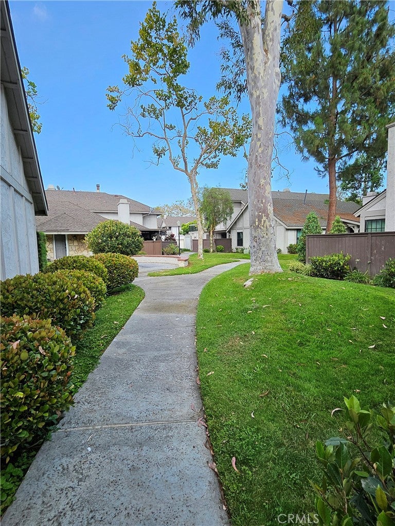 9060 Candlestick Lane