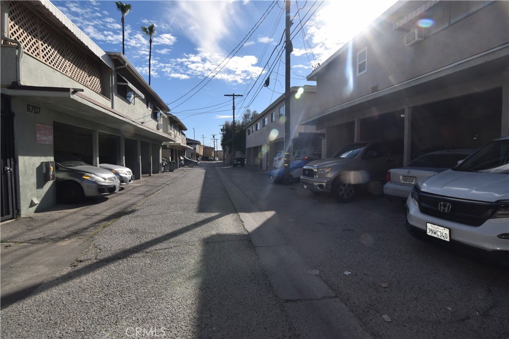 6708 Whitsett Avenue