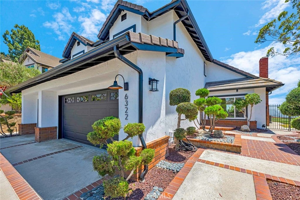 6322 E West View