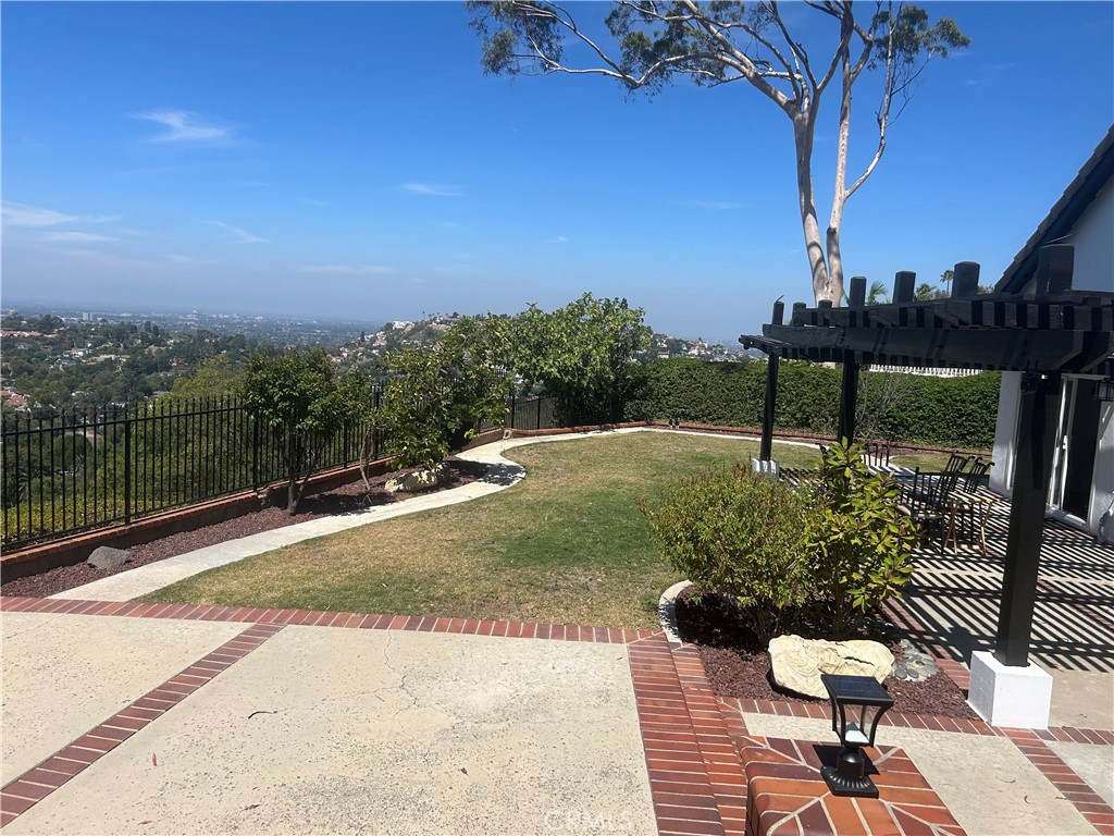 6322 E West View