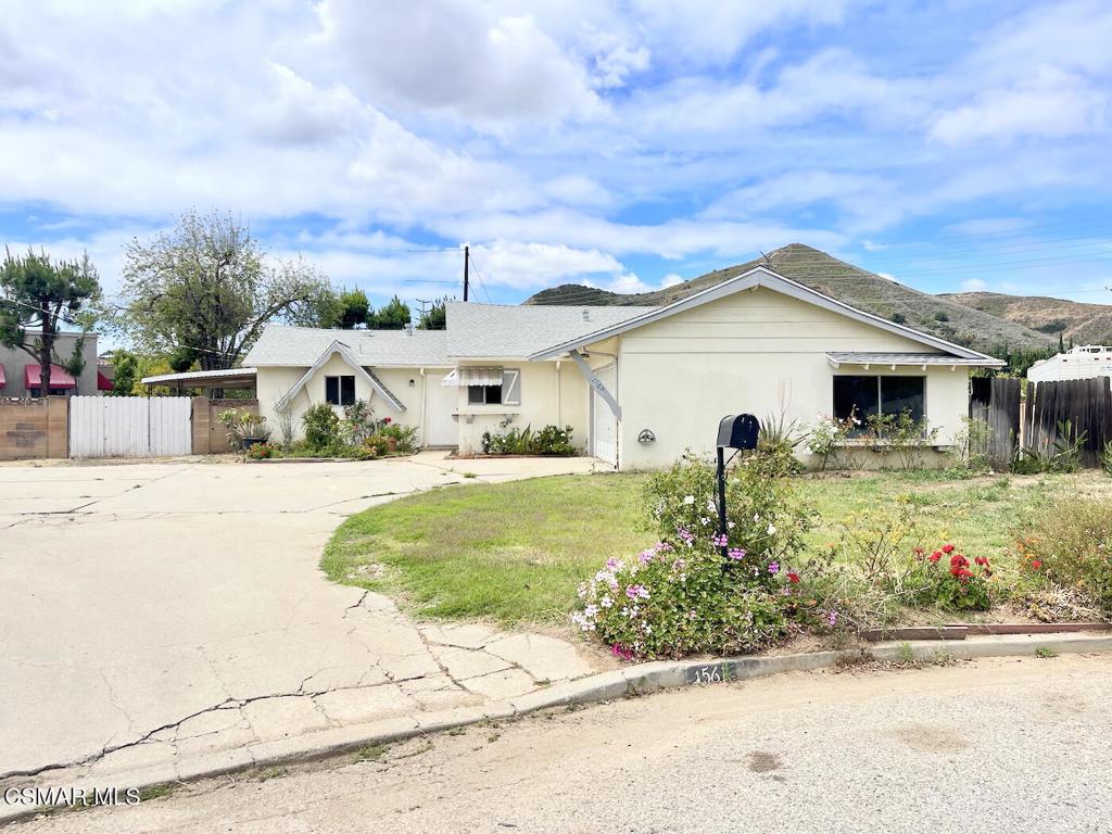 1561 Calzona Court
