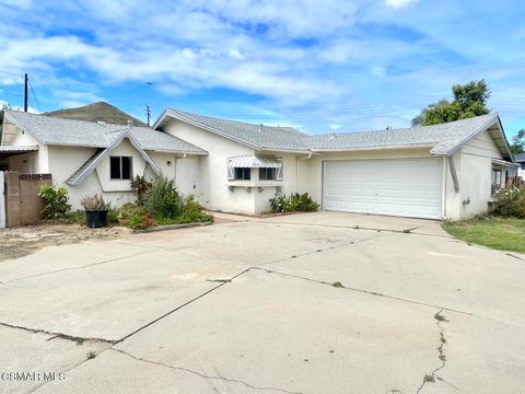 Photo of 1561 Calzona Court, Simi Valley, CA 93065 (MLS # 226002087)