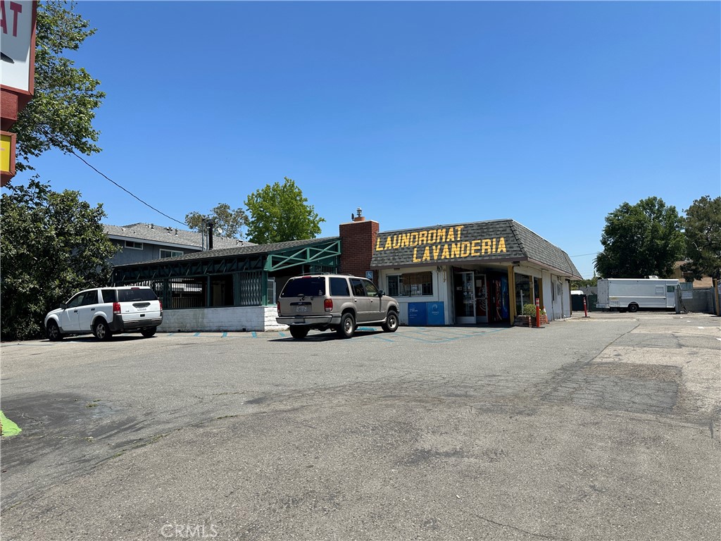 Excellent Development Opportunity – City of Orange
Rare opportunity to develop a flat lot in the heart of Orange, zoned commercial with potential for multifamily construction. Per the seller, the City has indicated they are open to permitting a multi-unit residential project—possibly 10 units or more. Buyer to verify all development possibilities with the City.
Currently, the property includes a fully operational laundromat generating steady income. In addition, the rear portion of the lot is leased to a car lot, bringing in approximately $4,000/month.
High-demand location and strong income make this a great investment with future upside. Drive by only—please do not disturb tenants.
THIS IS ALSO ZONED FOR DRIVE THROUGH RESTAURANT RARE TO FIND IN THE CITY OF ORANGE.
Submit all offers—this one won’t last!