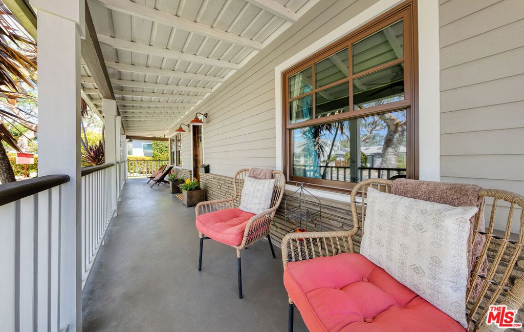 Photo of 10824 Lindblade Street, Culver City, CA 90230 (MLS # 25591265)