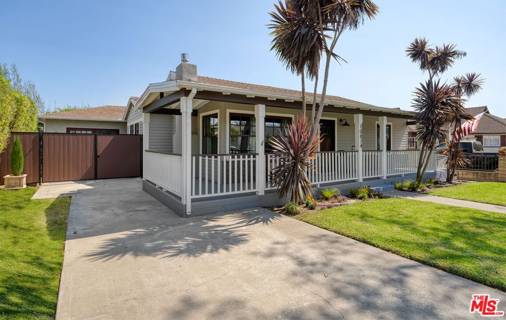 Photo of 10824 Lindblade Street, Culver City, CA 90230 (MLS # 25591265)