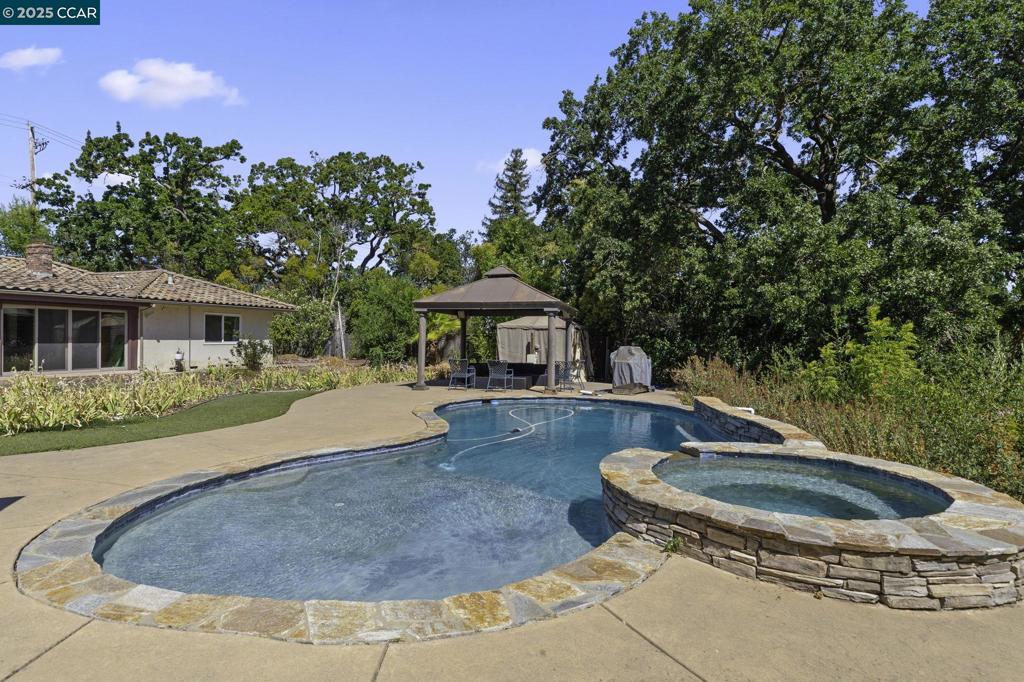 WALNUT CREEK - Residential