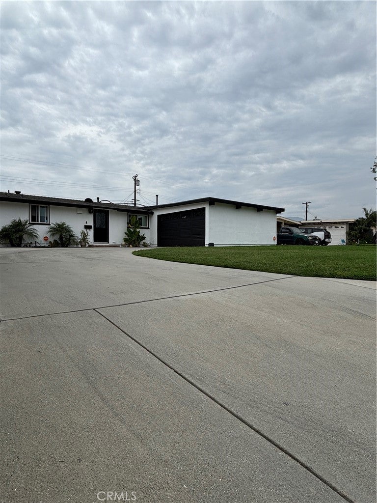 1221 N Aldenville