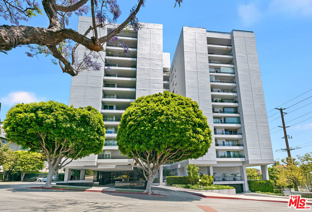 1100 Alta Loma Road 1407