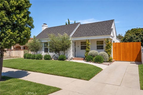 Photo of 3950 Welland Avenue, Los Angeles, CA 90008 (MLS # PW26194533)