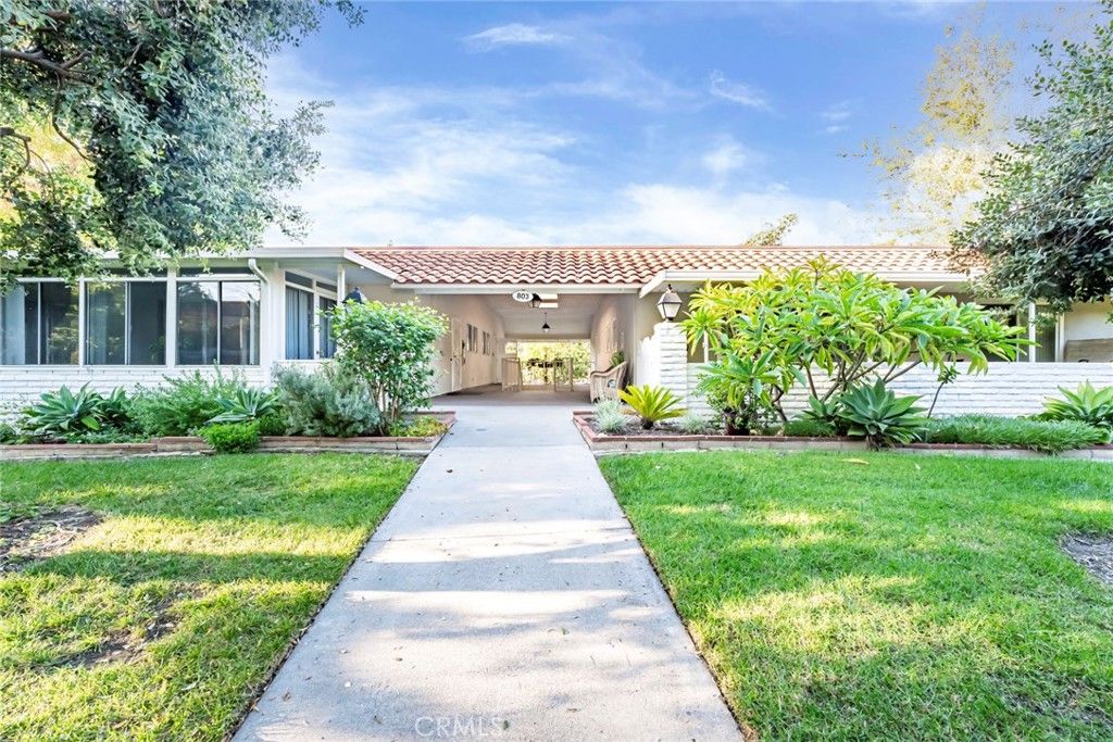 Photo of 803 Ronda Mendoza #N, Laguna Woods, CA 92637 (MLS # OC25255577)