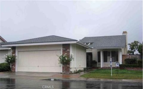 Photo of 52 Fulton, Irvine, CA 92620 (MLS # PW25243186) Photo of 52 Fulton, Irvine, CA 92620 (MLS # PW25243186)