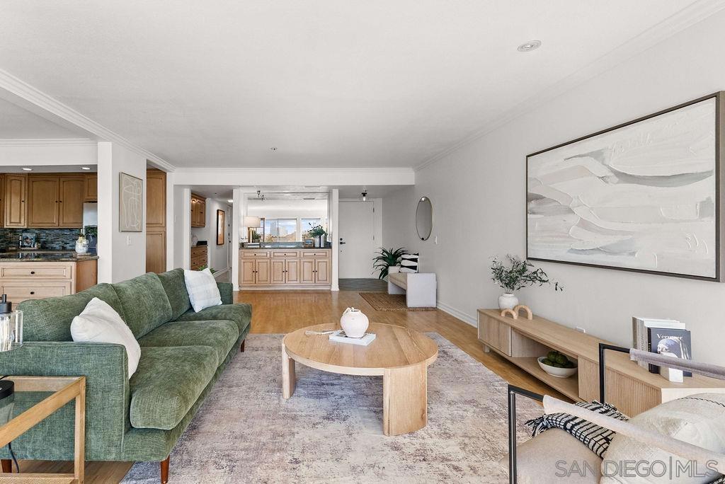 2568 Albatross St 5G