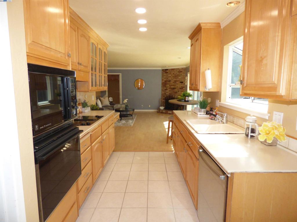PLEASANTON VALLY - Residential