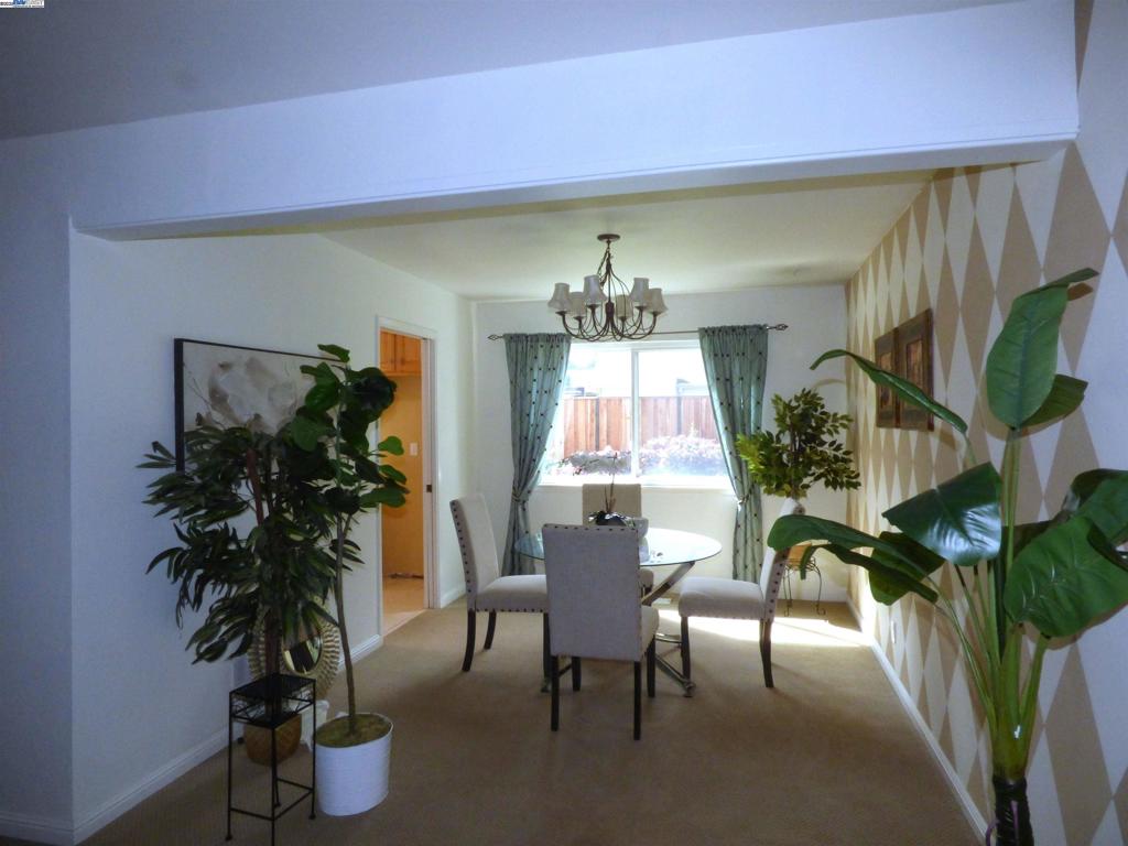 PLEASANTON VALLY - Residential