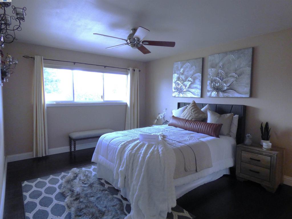 PLEASANTON VALLY - Residential