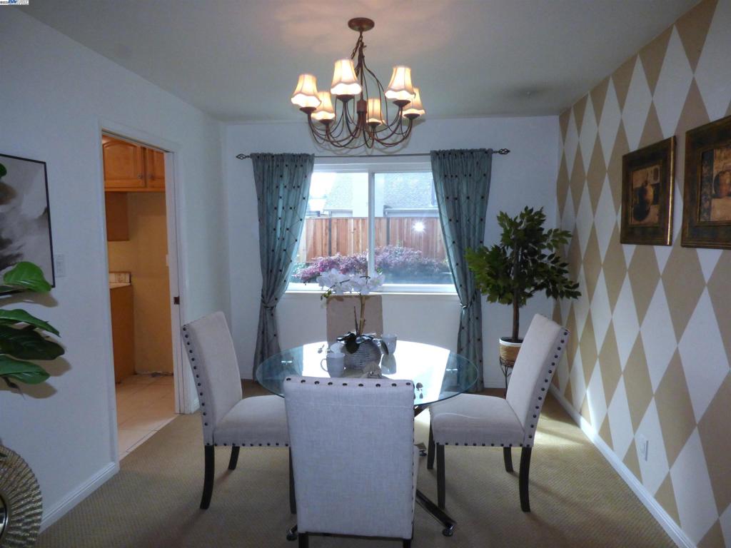 PLEASANTON VALLY - Residential