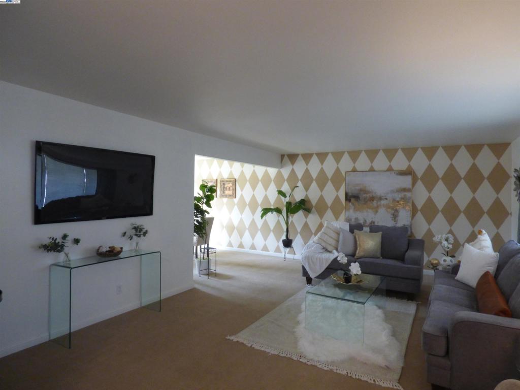 PLEASANTON VALLY - Residential