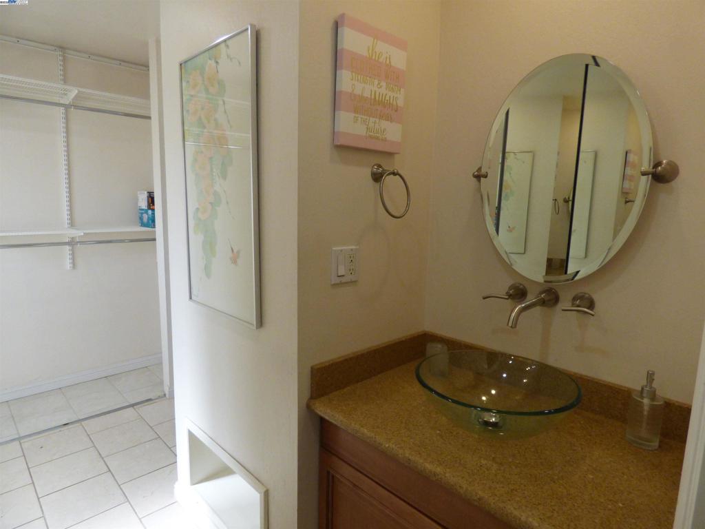 PLEASANTON VALLY - Residential
