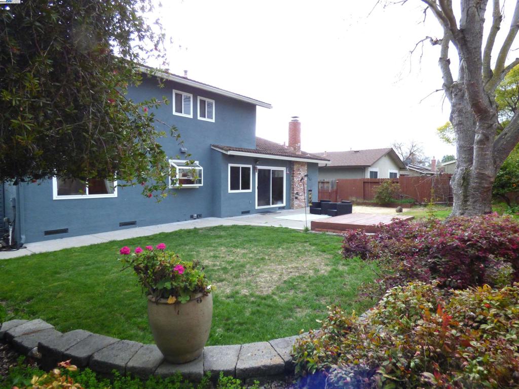 PLEASANTON VALLY - Residential