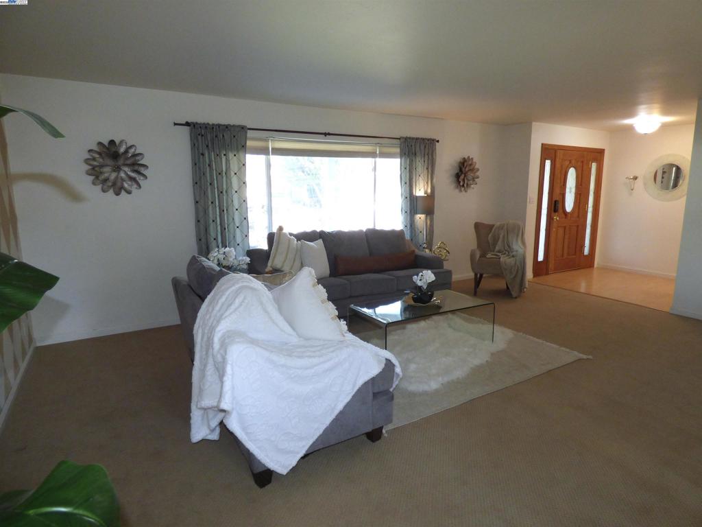 PLEASANTON VALLY - Residential